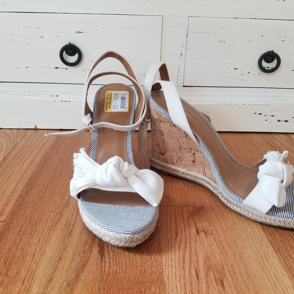 NIB Adorable Womens espadrilles sandles